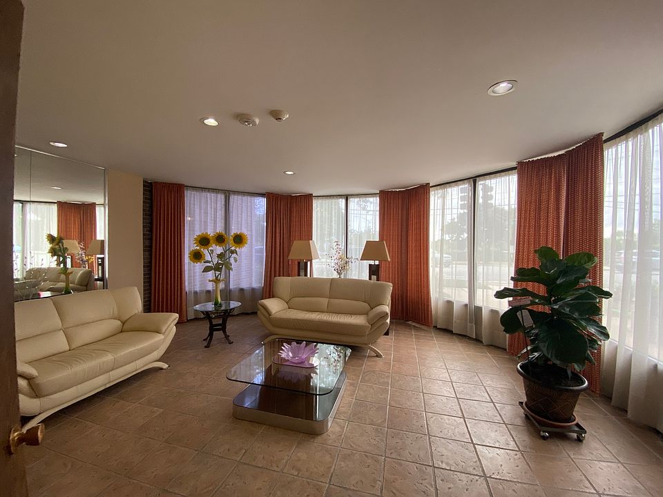 2nd image of 9200 Niles Center Rd APT 402