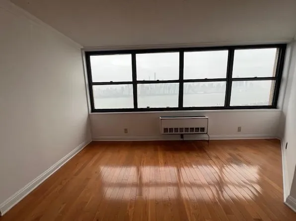 7002 Blvd East image 18 of 35