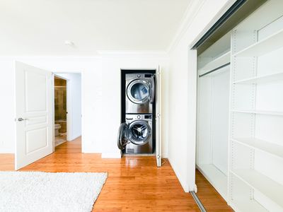 1154 S Barrington Ave APT 217, Los Angeles, CA, 90049