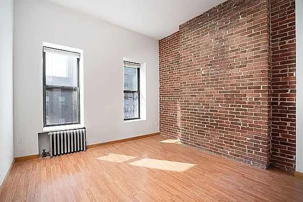 Rented by Waldstar Real Estate LLC | media 25