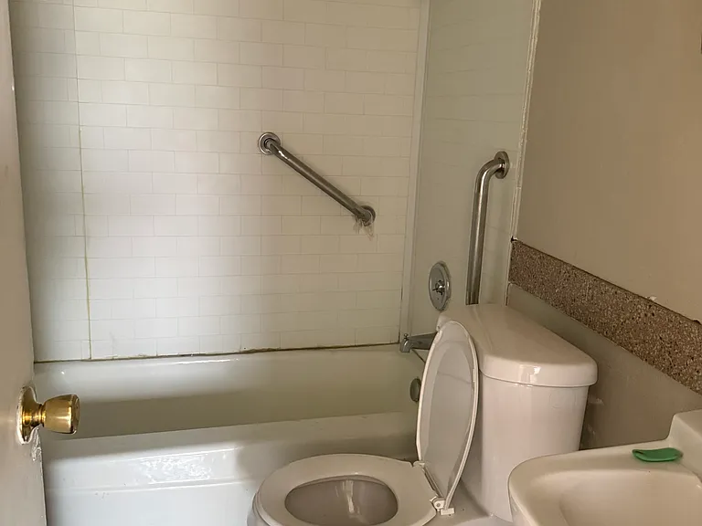 1000 Stuart Dr — Photo 9
