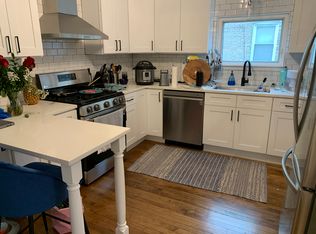 5707 W Giddings St #1, Chicago, IL 60630