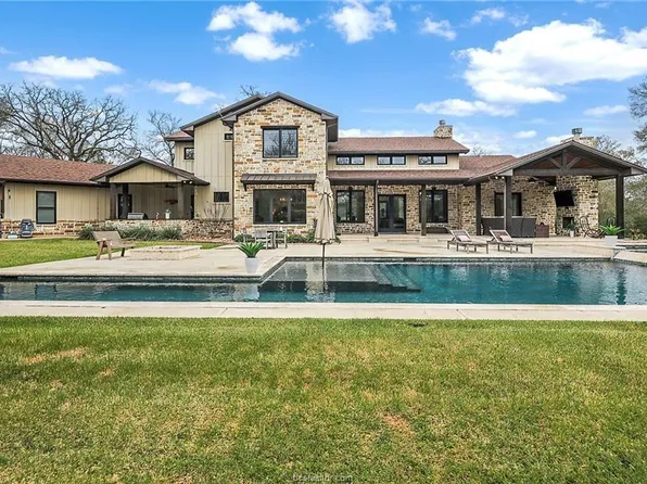 4904 Holden (pvt) Cir, College Station, TX 77845