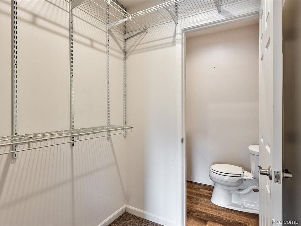 950 Bunce Ave Apt 10, photo 16