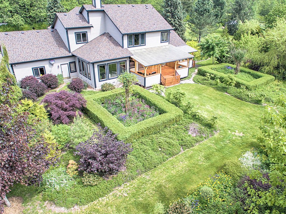 Country Living Close In