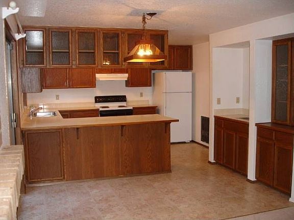 Huge open dining area wit