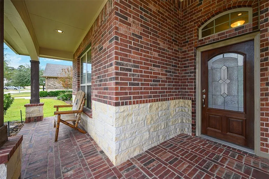 3 bed, 2.0 bath, 1864 sqft, $2,275 — Photo 3
