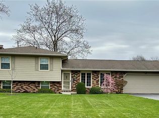 3219 Ridgeview Dr, Findlay, OH 45840