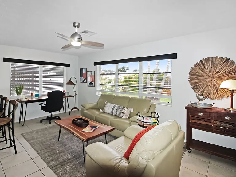 242 Capri Ave — Photo 11
