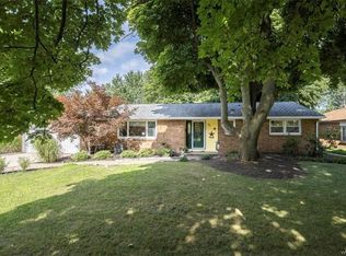 82 Fleetwood Ter, Williamsville, NY