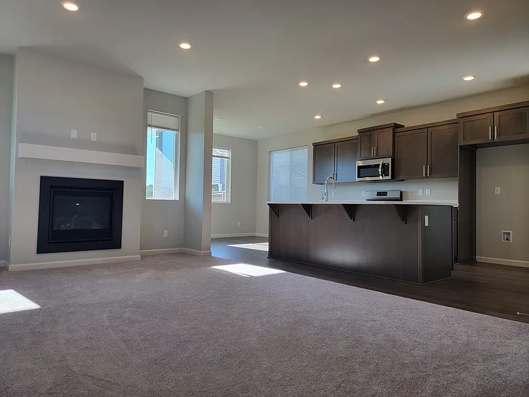 6219 Rebecca St SE — Photo 2