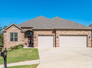 4 Commentry Dr, Little Rock, AR 72223