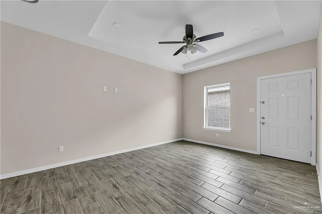 2 bed, 2.0 bath, 992 sqft, $1,075 — Photo 4