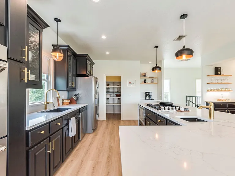 22401 Briarview Dr — Photo 11