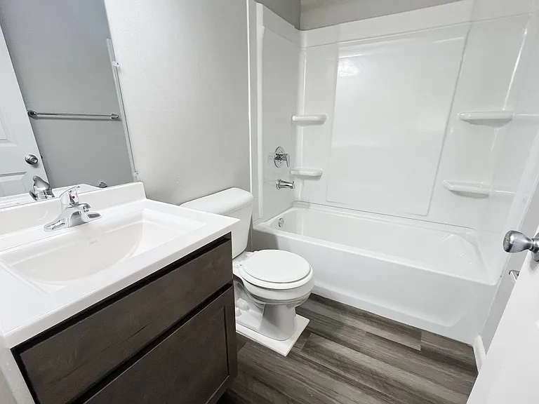 Fox Run Apartments — Photo 42