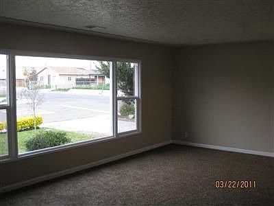 3rd image of 3760 Iowa Ave