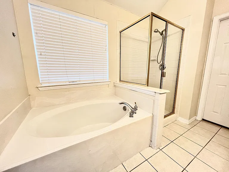 2902 Cedar Wood Dr — Photo 9