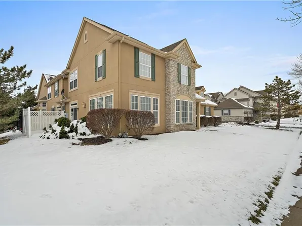 11792 S Marion St, Olathe, KS 66061