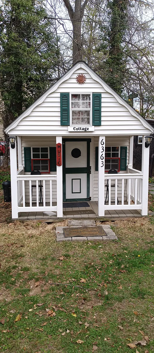 Building Photo - 6363 Overbrook Ave #C