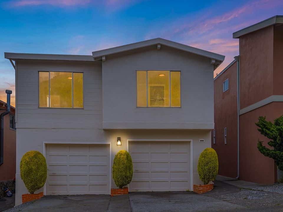 1st image of 11 Southridge Way