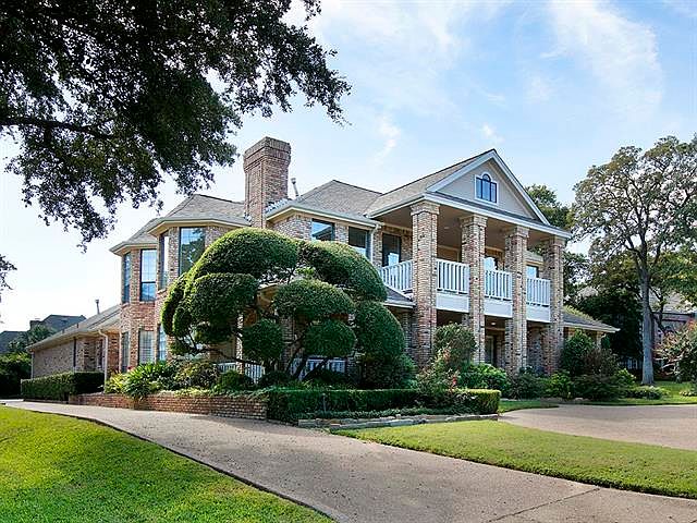 1st image of 3201 Carisbrooke Ct