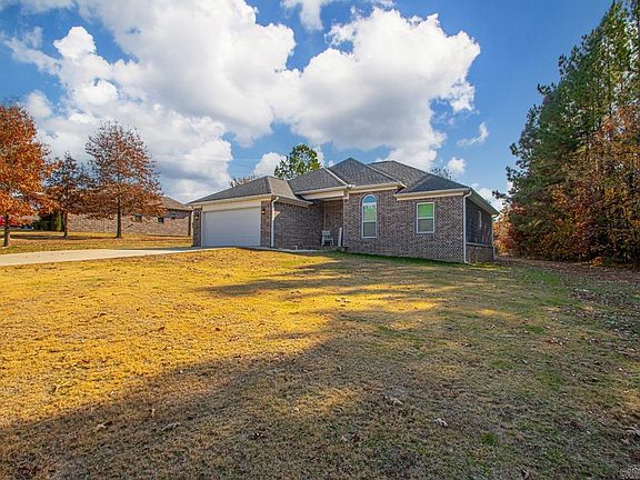 3rd image of 115 Mackenzie Dr