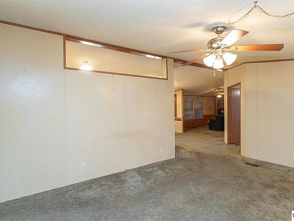 5th image of 218 Blackburn Rd