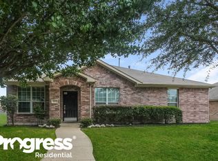 618 Rolling Meadows Dr, Lancaster, TX 75146