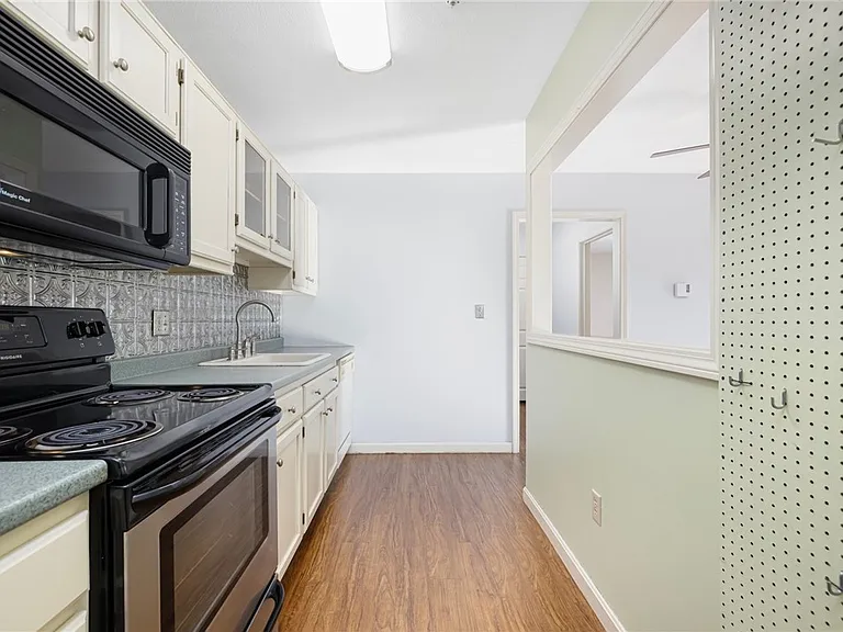 200 Manville Hill Rd #F131 — Photo 13