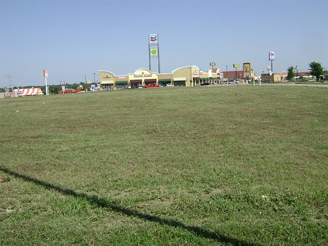 2nd image of 0 N Parkway Dr