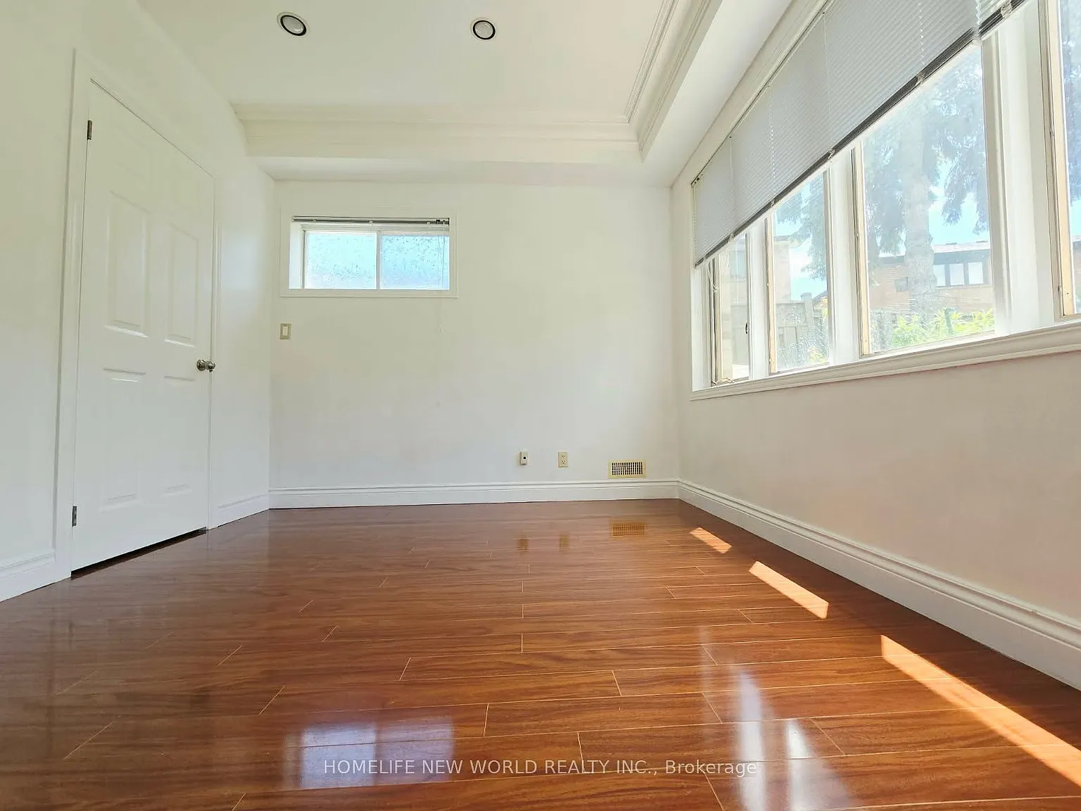 3 bed, $2,590 — Photo 2