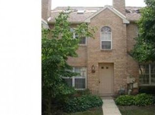 47 Rampart Dr, Chesterbrook, PA 19087