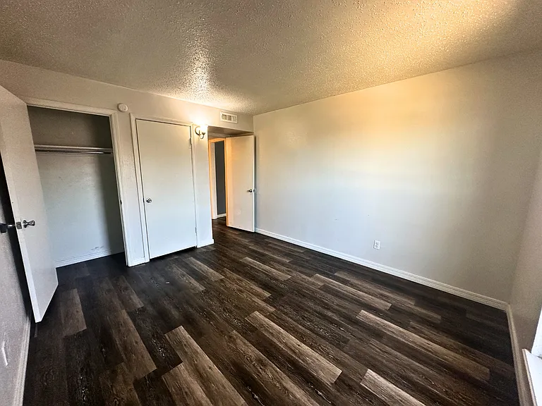 2107 NW 38th St — Photo 14