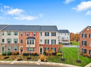 201 Pointe View Dr, Mars, PA 16046