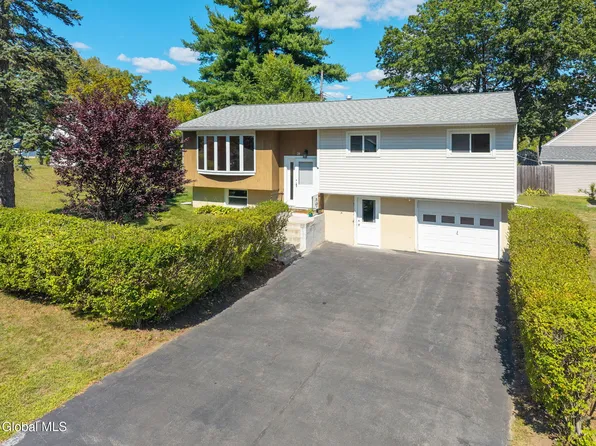 28 Chapman Drive, Albany, NY 12203