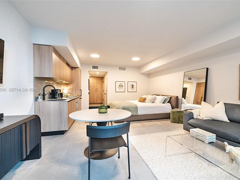 121 NE 5th St #1400 — Photo 12
