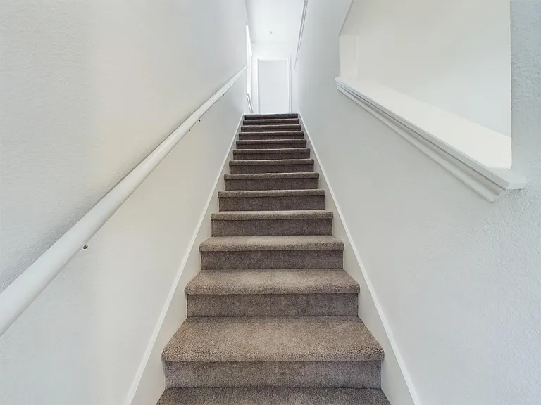 437 Pickrell Loop — Photo 8