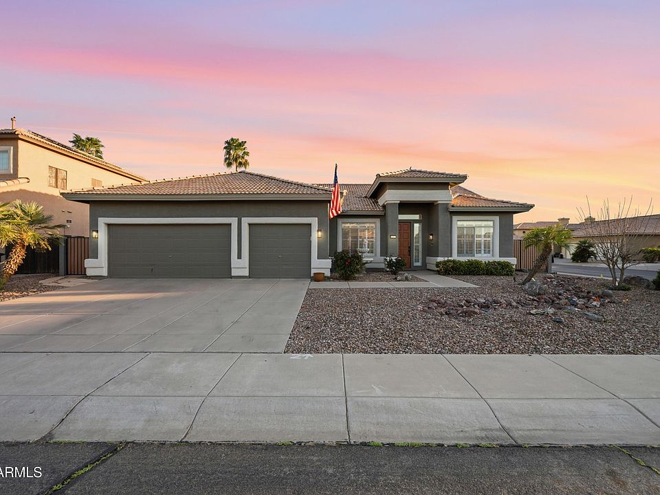 1st image of 221 E APPALOOSA Court