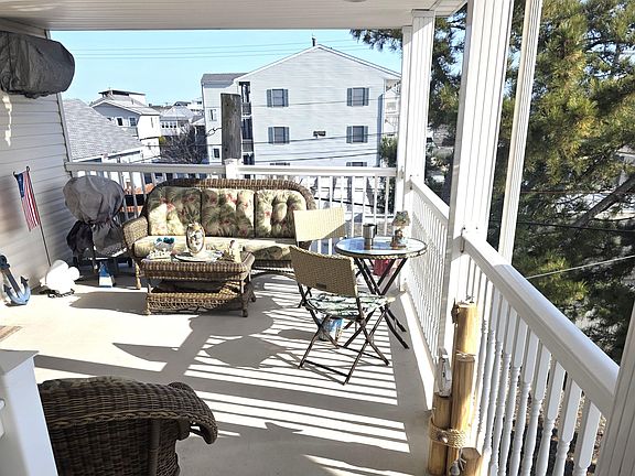 5th image of 202 Franklin Avenue #12