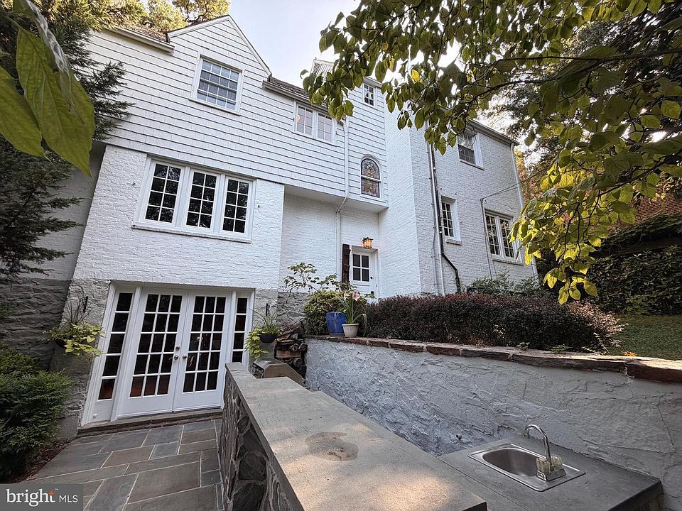 2nd image of 1111 Argonne Dr