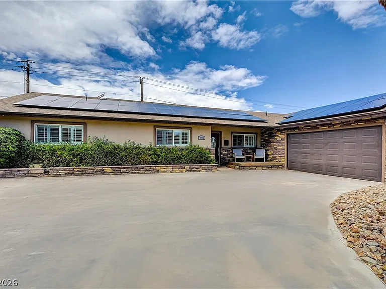 2712 W Oakey Blvd — Photo 48