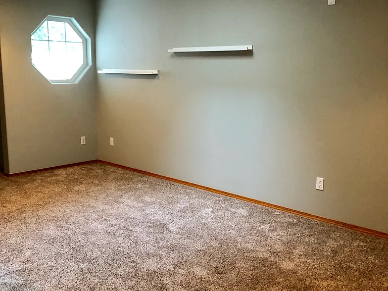 5334 Sparta Loop SE — Photo 9