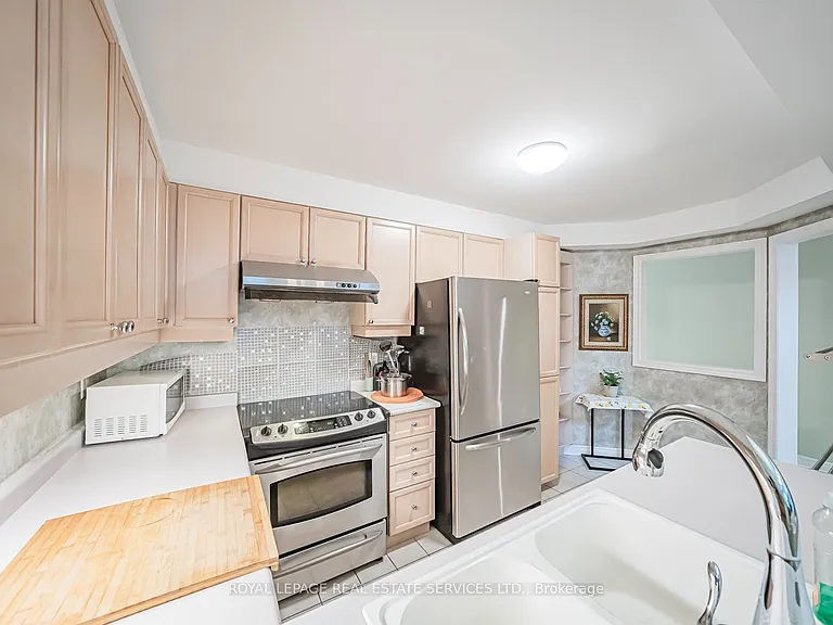 2250 Rockingham Dr #38 — Photo 9