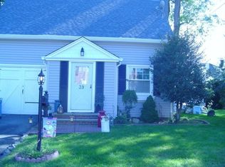 39 Barnes Dr, Ridgefield Park, NJ 07660