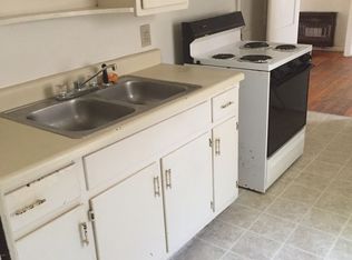 219 Memorial Dr, Barnesville, GA 30204