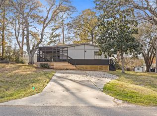14189 Shadow Bay Dr, Willis, TX 77318