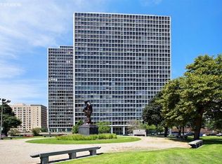 330 W Diversey Pkwy APT 402, Chicago, IL 60657