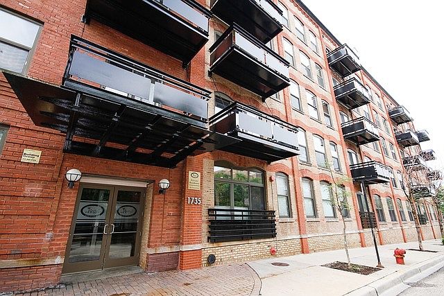 1st image of 1735 W Diversey Pkwy APT 316