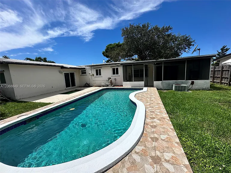 3101 SW 102nd Pl — Photo 4