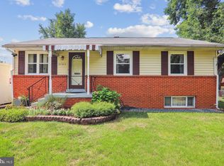 5705 Longfellow St, Riverdale, MD 20737